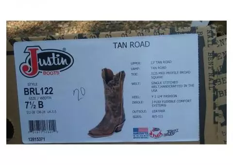 Ladies Justin 7-1/2  Brand new Tan Road Boots